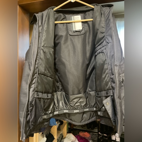 Helly Hansen Charcoal Ski/Winter Jacket - Picture 13 of 15